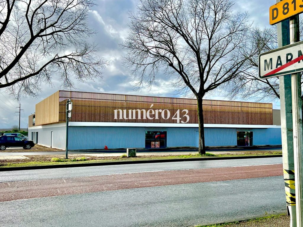 Local commercial 1270 m² à Marmande – Emplacement PREMIUM