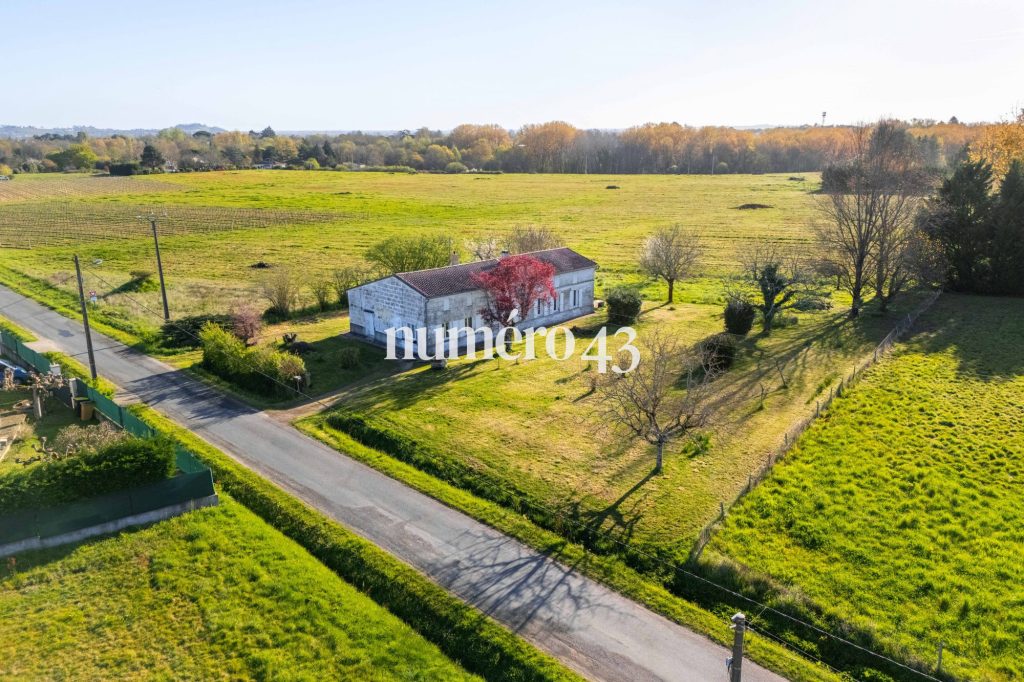 Maison T4 de plain-pied, 107 m² + dépendances